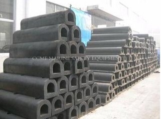 China Boat Dock D Type Rubber Marine Fender supplier
