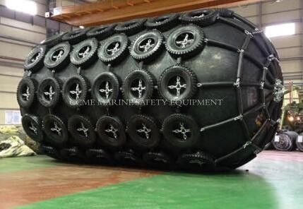 China Marine Pneumatic Rubber Fender With Chains And Tyre supplier