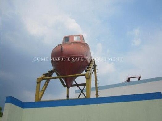 China Marine Totally Enclosed Life boat marine free fall life boats supplier