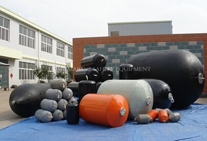 China Marine Floating Pneumatic Rubber Fender Yokohama Pneumatic Rubber Fenders supplier