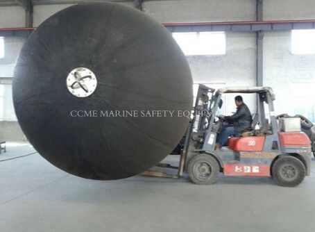 China Ship Sling Type Marine Floating Pneumatic Rubber Fender Mooring Fender supplier
