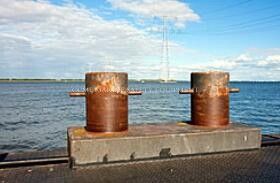 Marine Double Bollard Steel Ship Marine Bollards supplier